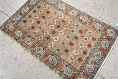Antique Sivas Area Rug (2' x 3')